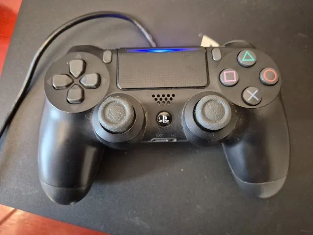 PS4 PRO 1TB + 2 CONTROLES - Foto 3