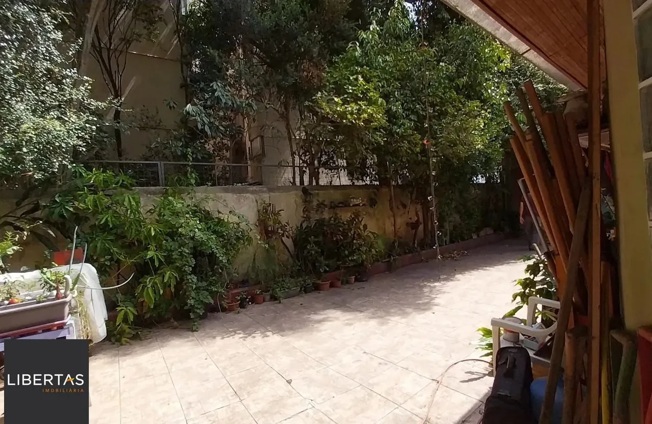 Ótimo Terreno Cidade Baixa, 480,48 m². Plano, com 2 casas em cima.