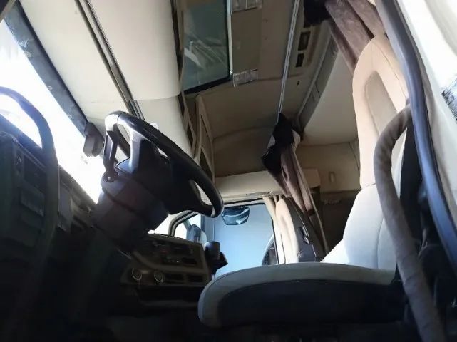 Volvo FH 460 4x2 cavalo 2018 - Foto 8