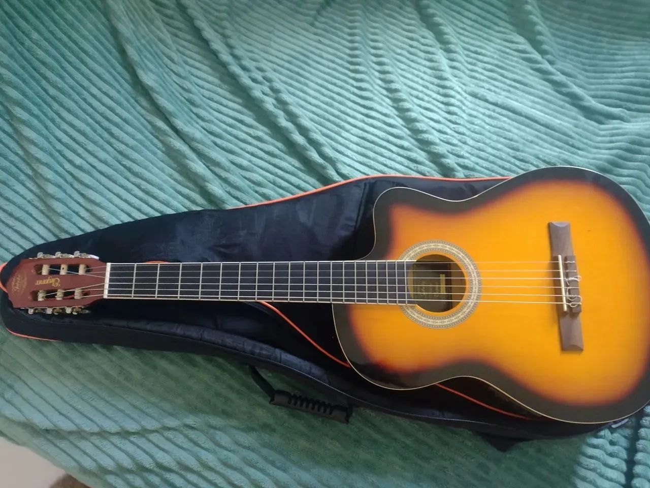 Michael Nylon String Guitar64961573650051121