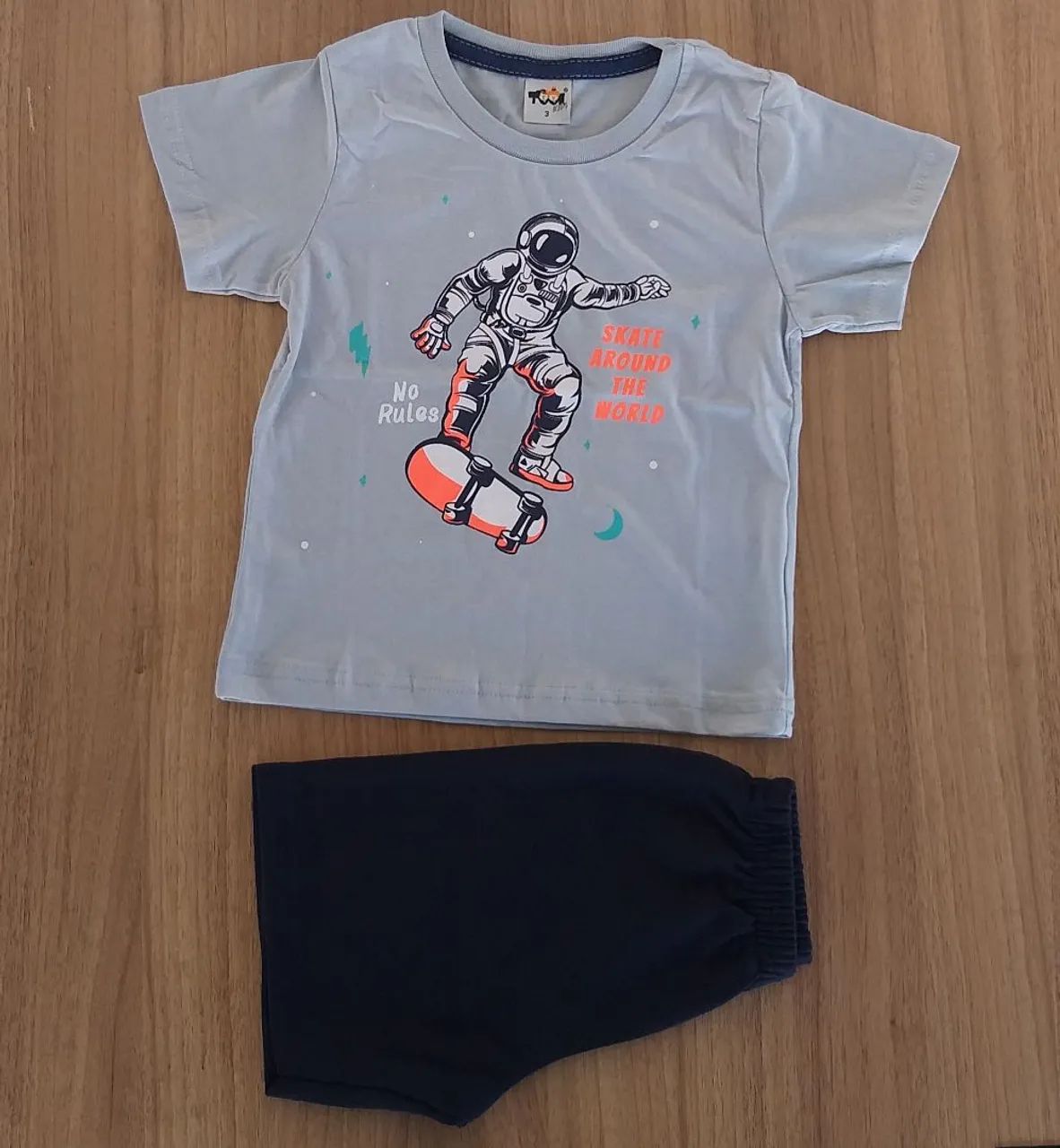 Conjunto Infantil - Camiseta + Shorts - Amarelo - Tamanho 3 Anos - Foto 3
