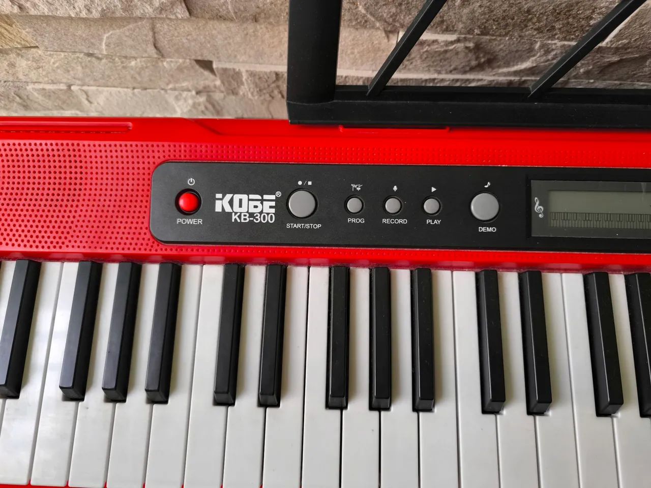Teclado Kobe Kb-300. 61 teclas 