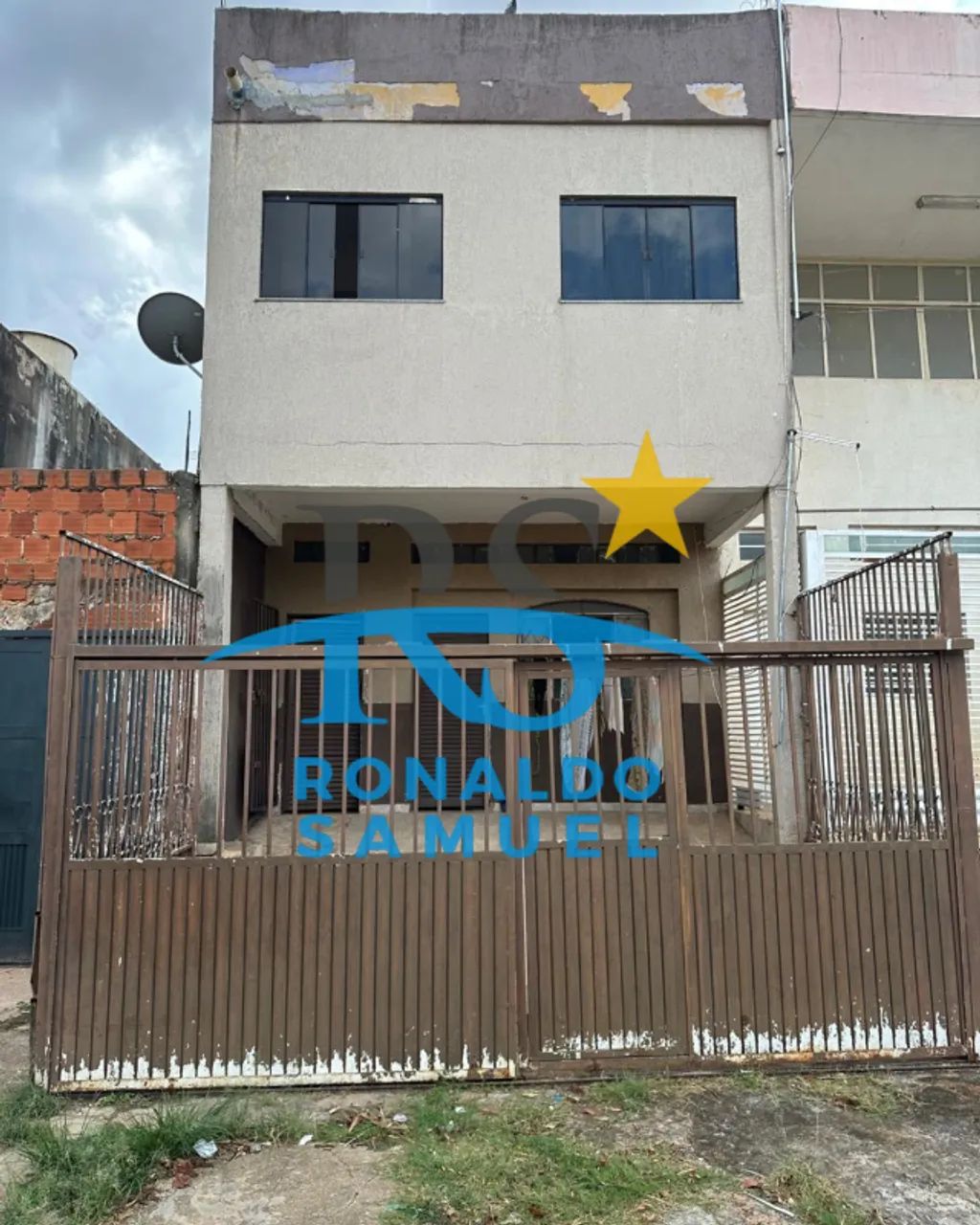Prédio - Gama, DF - Setor Sul, qd 04 - 3 apartamentos de 2 quartos e 1 loja