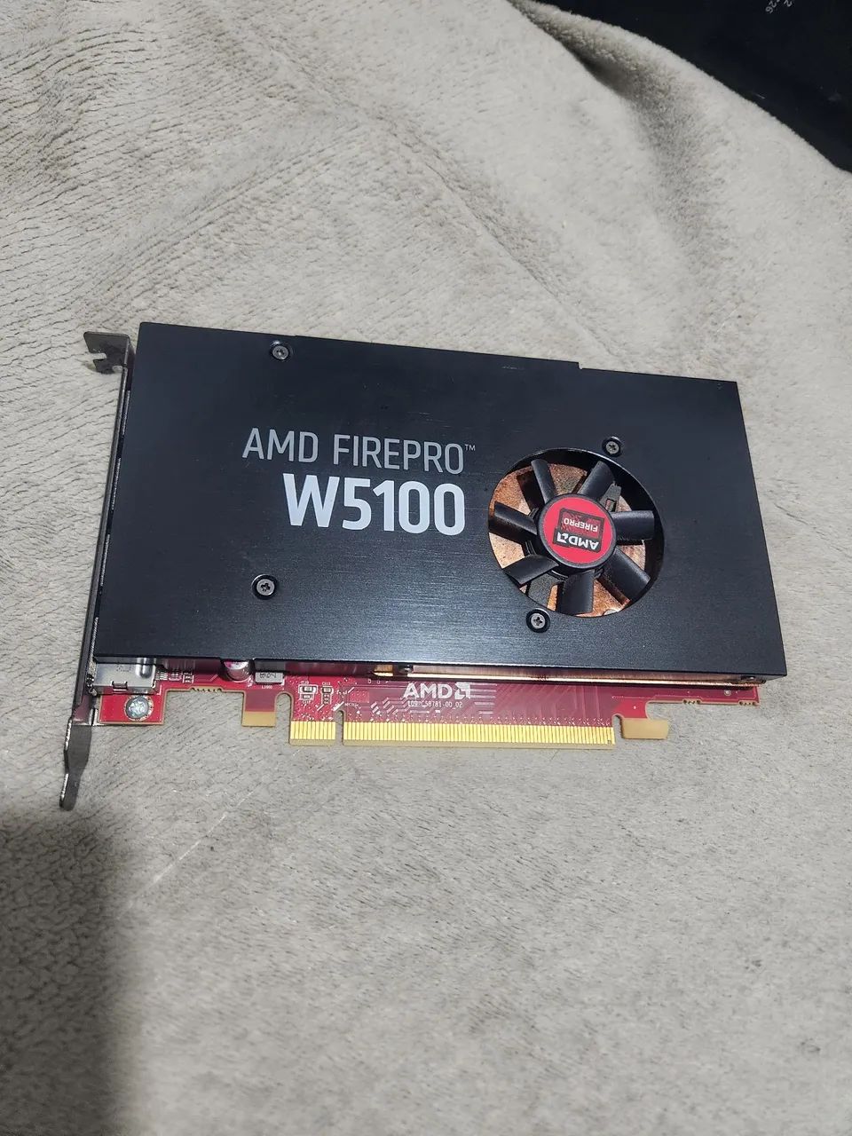 Placa de video 4 gigas profissional fire pro 
