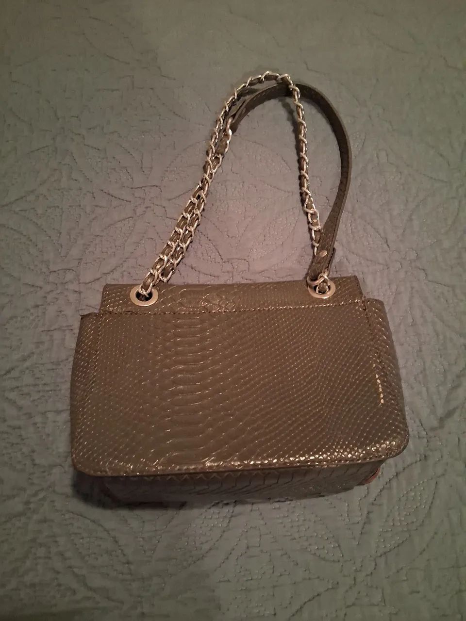 Bolsa grafite feminina couro ecológico em perfeito estado  - Foto 2