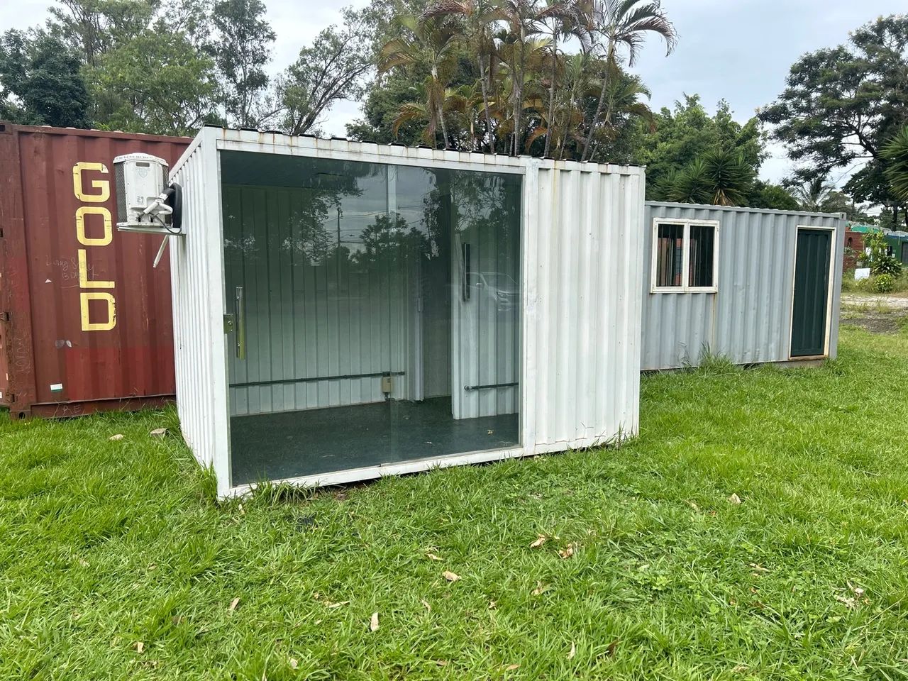 Container modificado para escritório