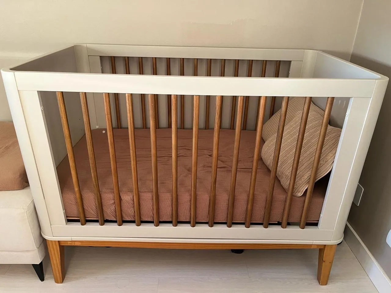 Berço Moderno com Design Minimalista