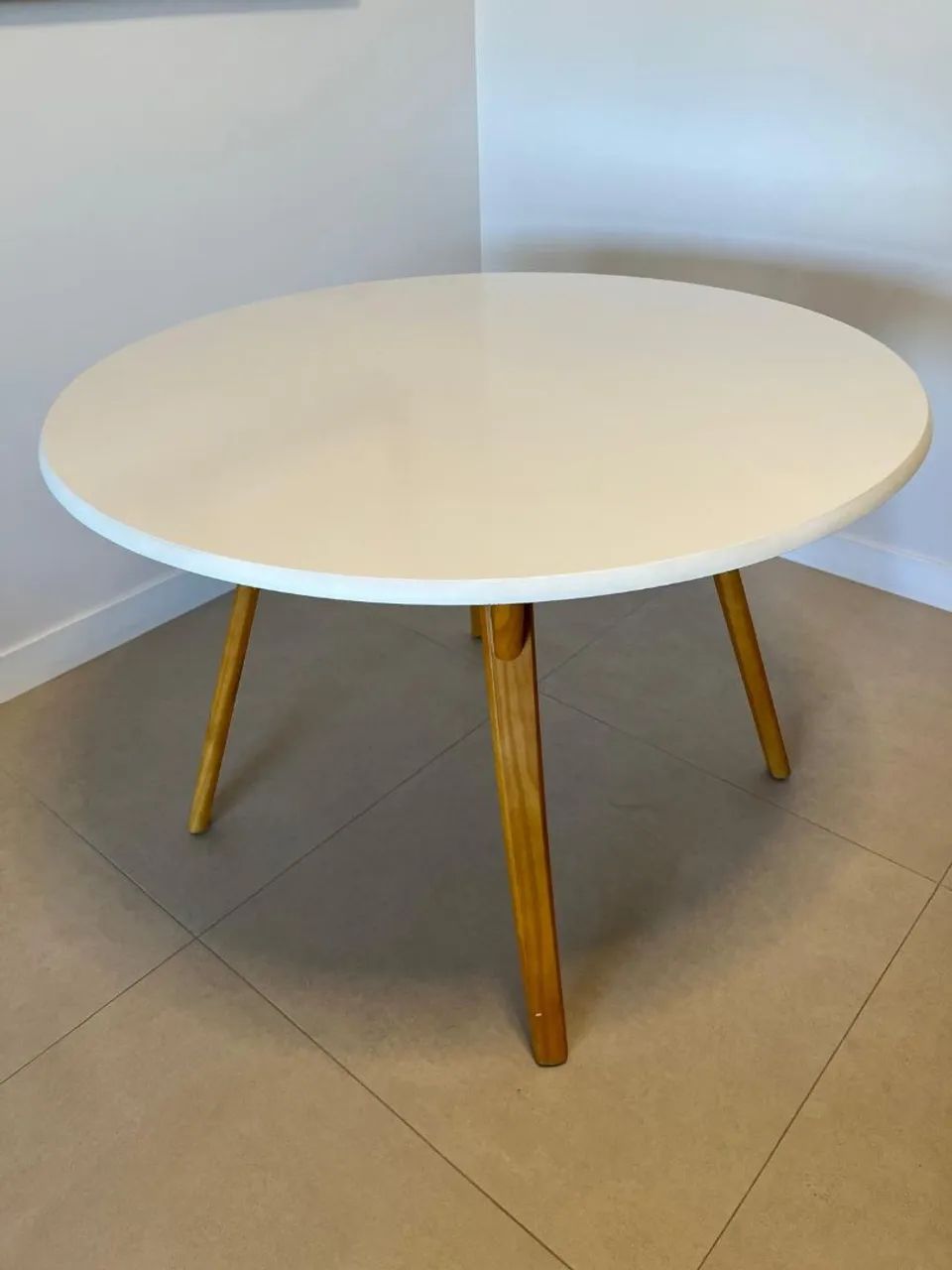 Mesa com cadeiras  - Foto 2