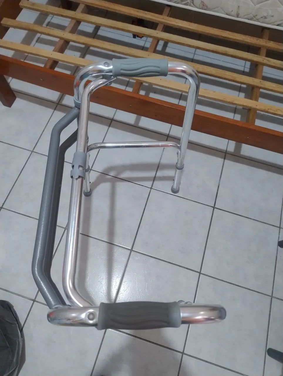 Andador de alumínio  - Foto 3