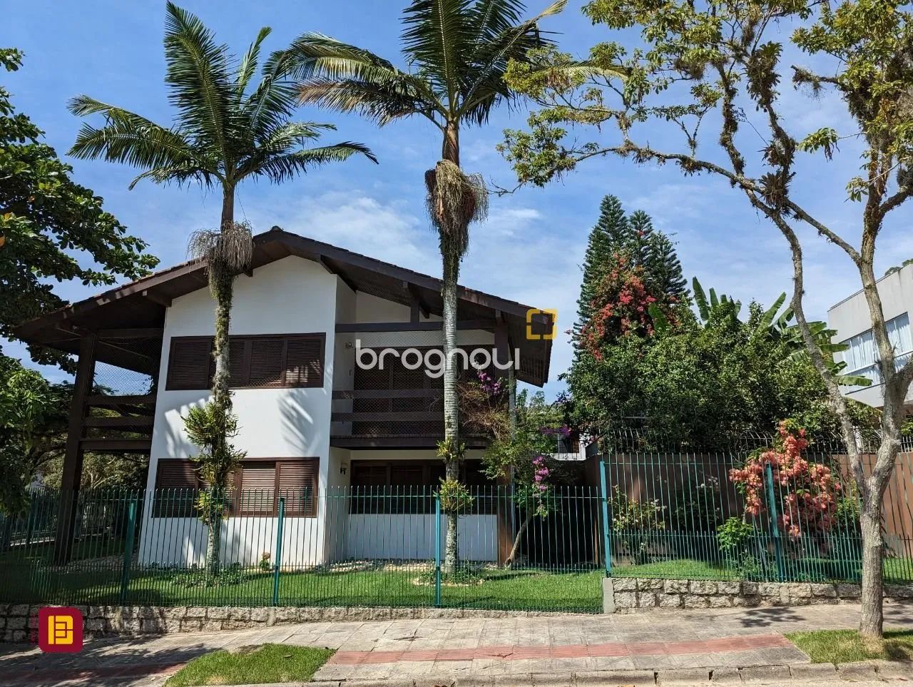 Casa com 328m², 6 quartos, 1 suíte, 2 garagens, ao lado da UFSC em Florianópolis - Foto 4
