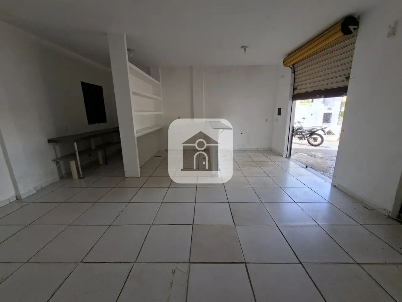 Cômodo comercial para locação no bairro Granada