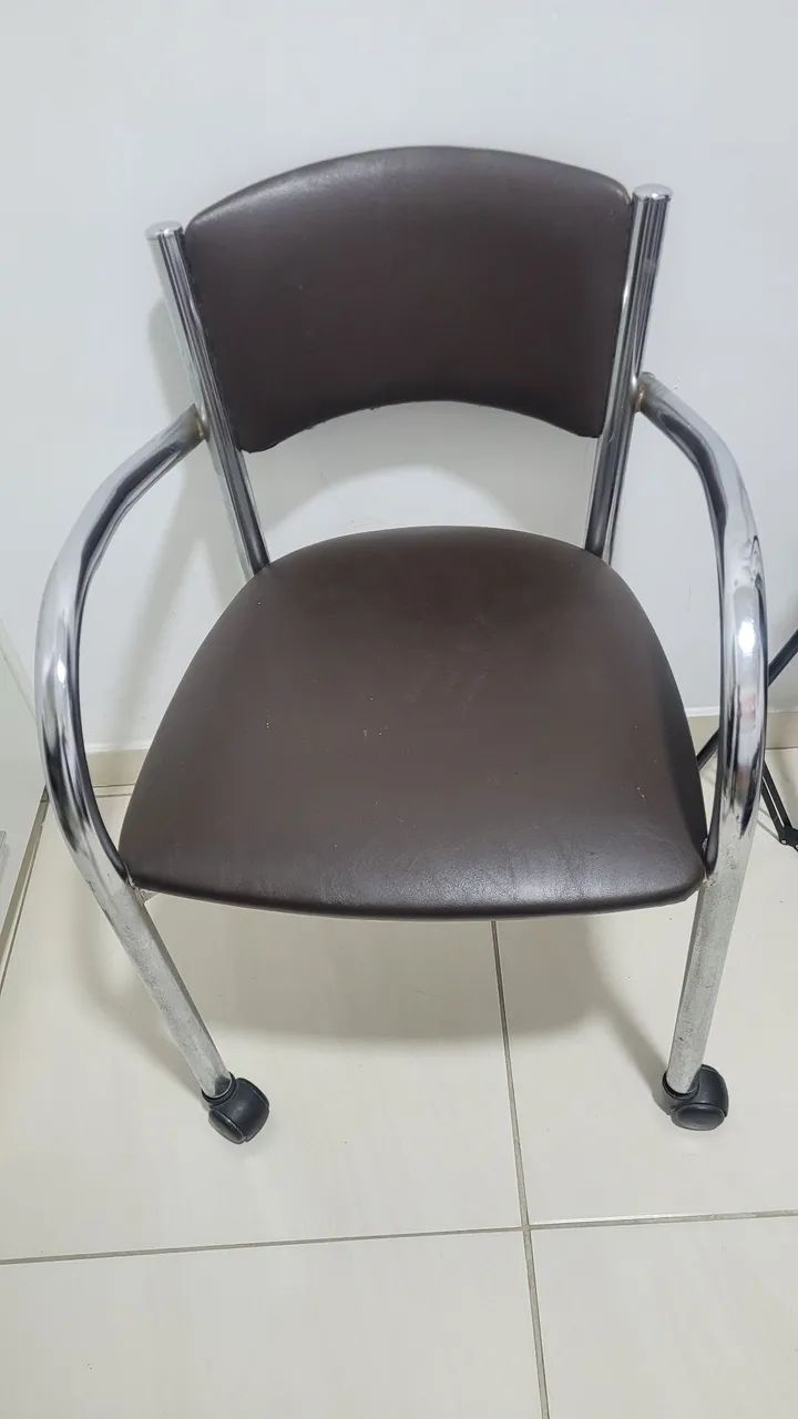Cadeira com roda resistente de escritório  - Foto 3