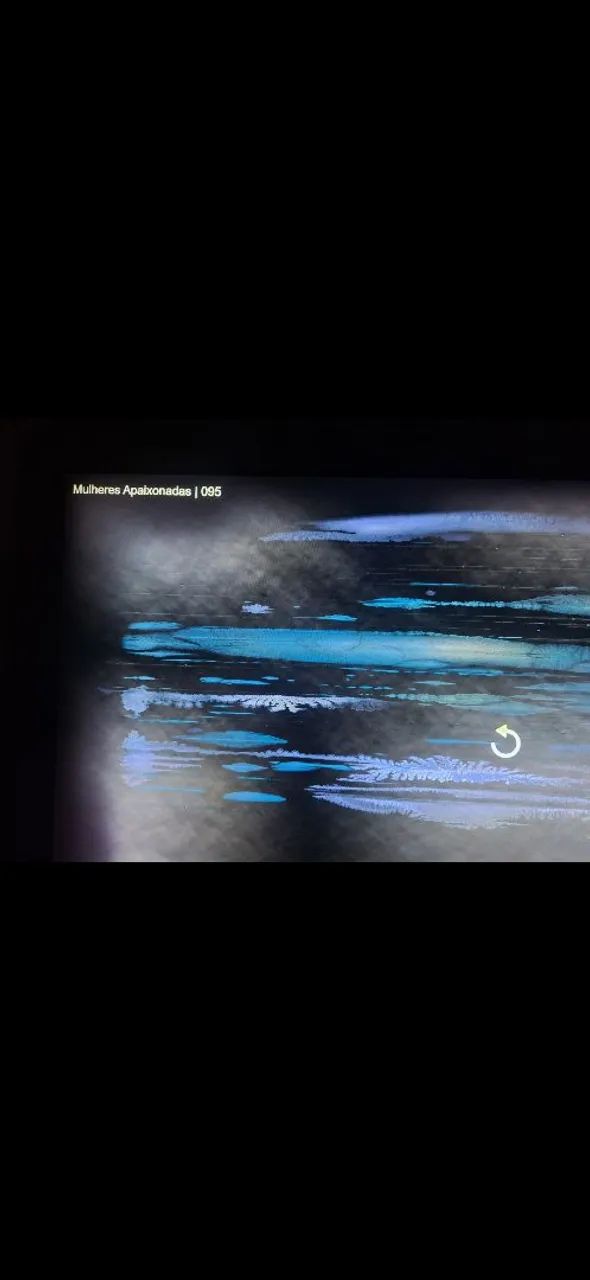 tv de 40 polegadas com manchas na tela mas funcionando tudo perfeitamente e com controle - Foto 2