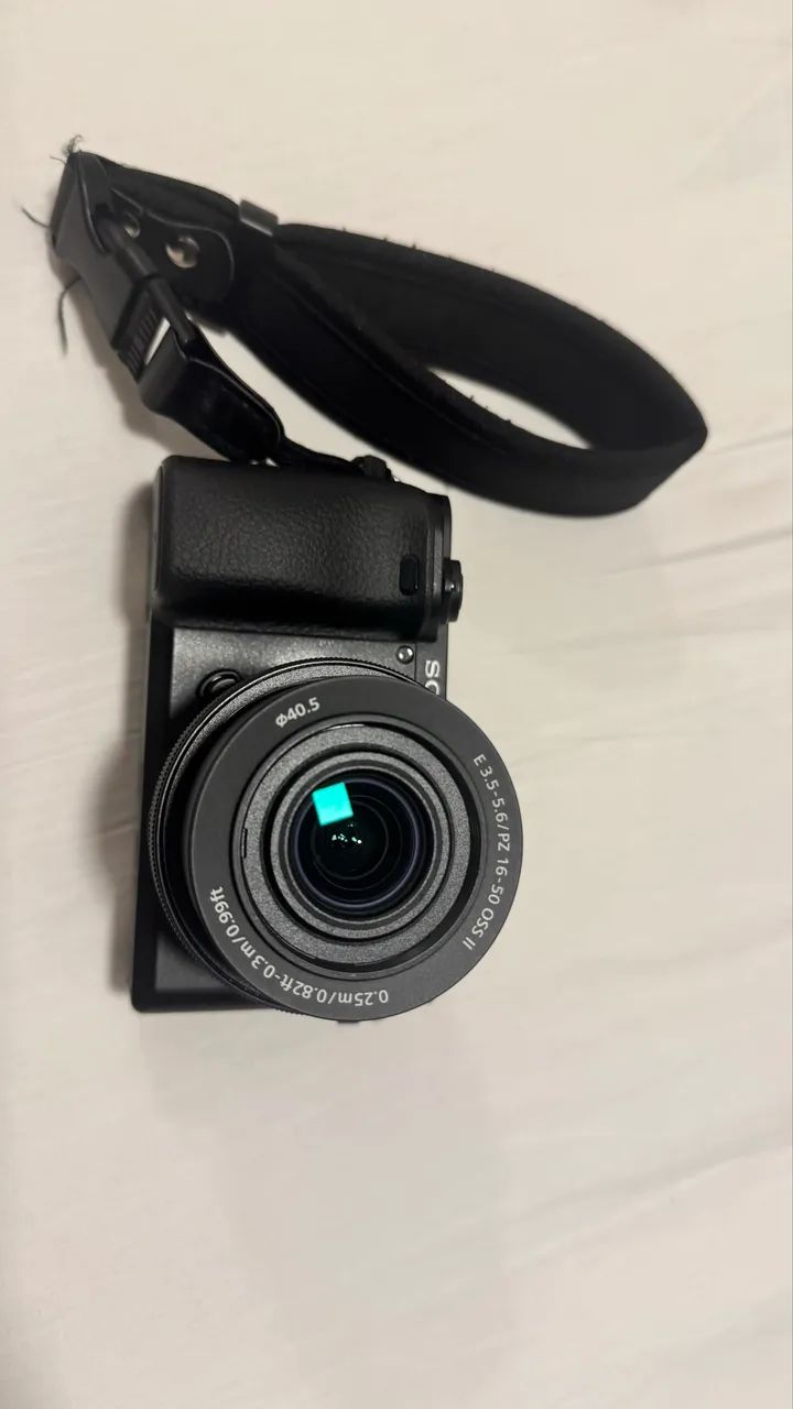 CÂMERA SONY A6400 MIRRORLESS - MUITO NOVA - Foto 2