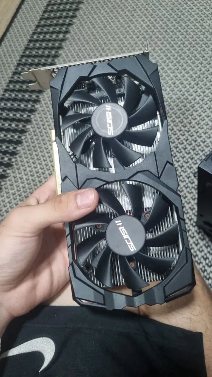580 8 gb com defeito