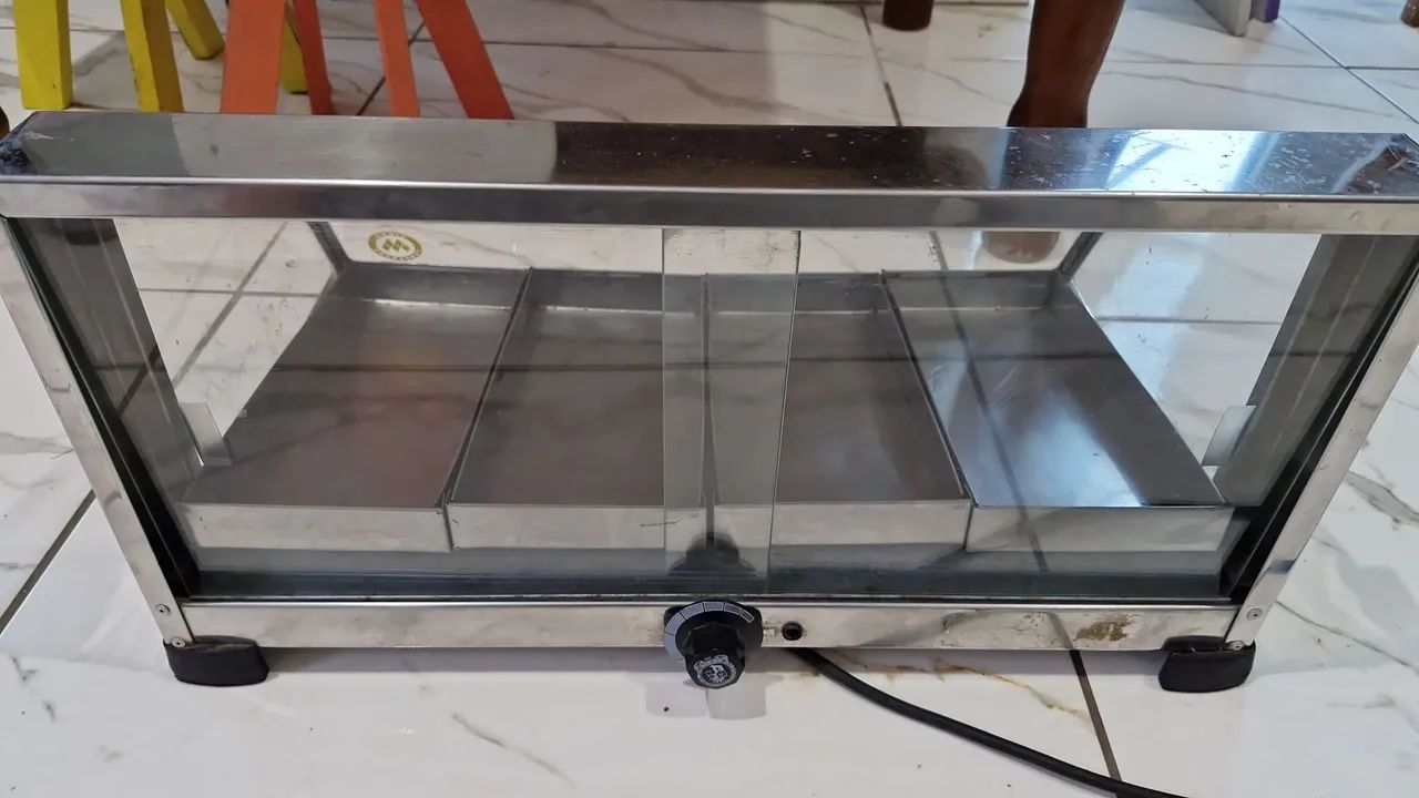 Vendo estufa 4 bandejas, marca:Marchesoni. 