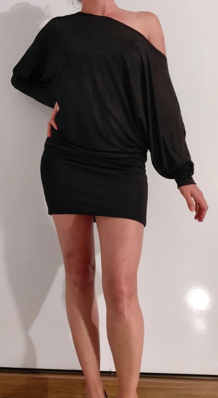 Vestido preto curto
