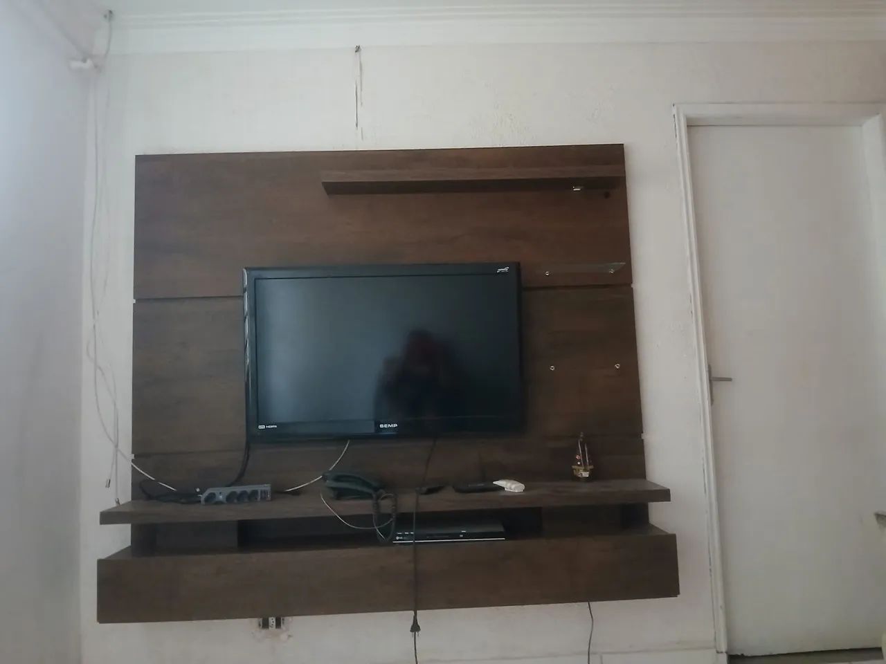 Vende painel com a TV 39 polegadas 