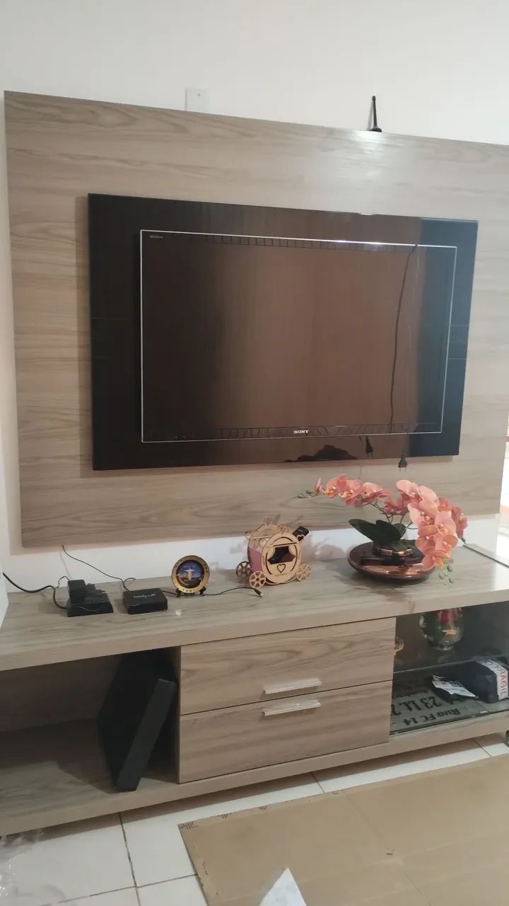 Vende-se Rack com painel e TV