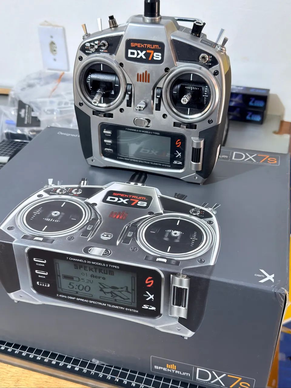 Rádio Spektrum DX7s + Receptor 6 canais