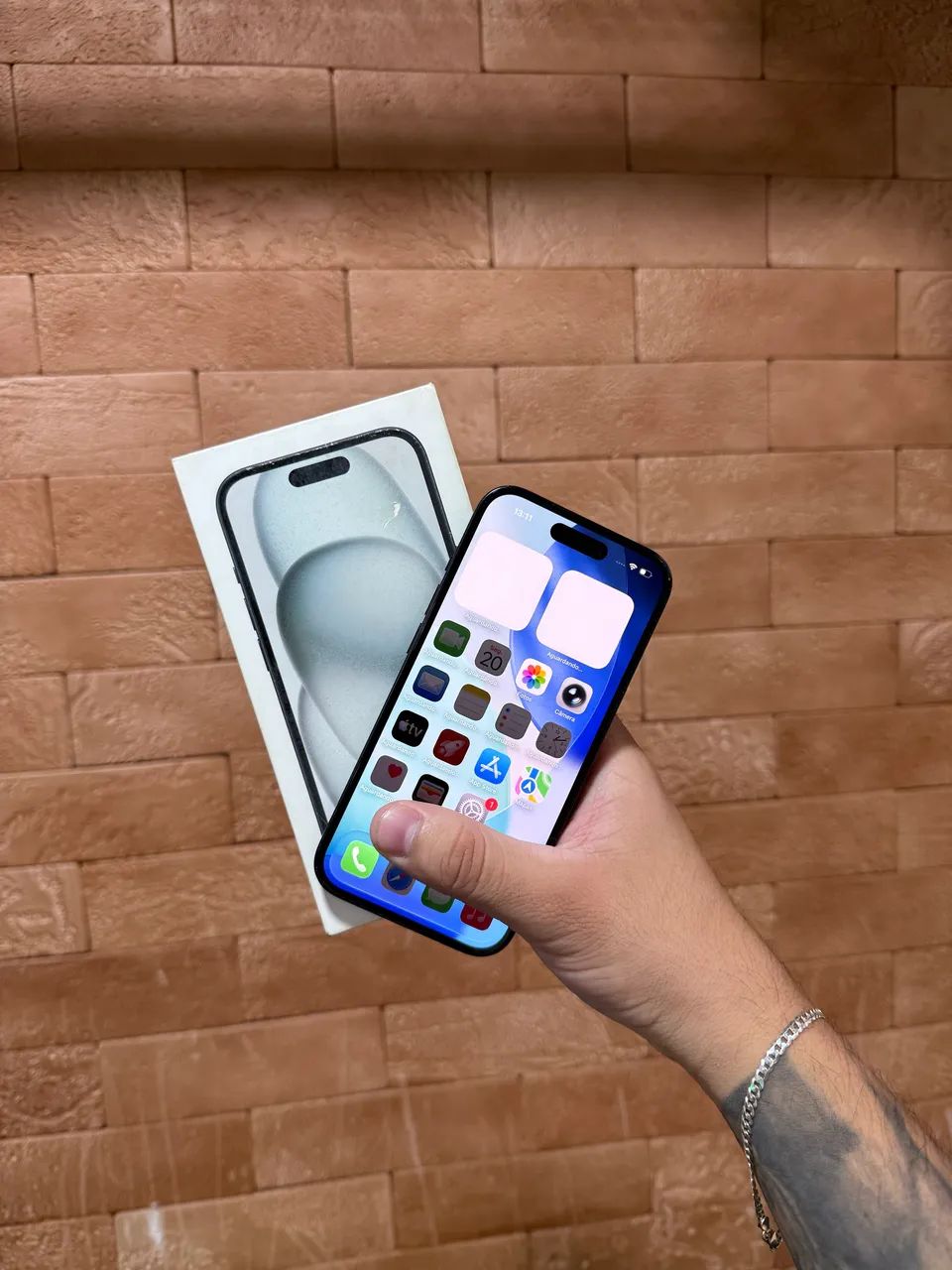 iPhone 15 128gb com garantia e sem detalhes - mando capinha e película  - Foto 2
