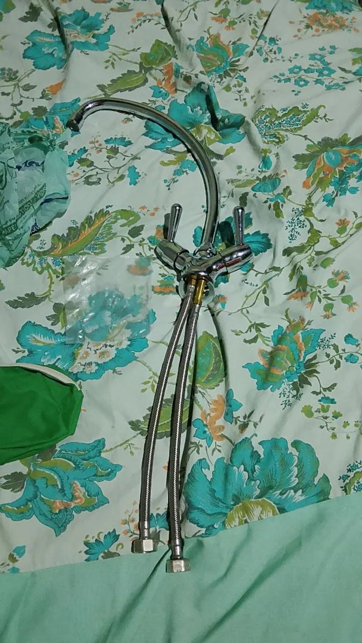 Vende se uma torneira Tramontina zerado 