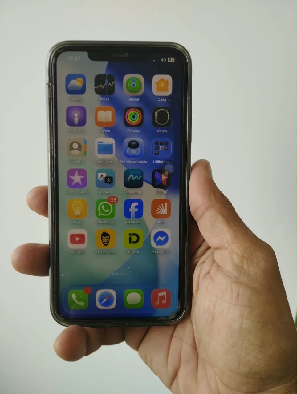 Vendo ou Troco Esse lindo IPhone 11 PRO MAX zerado - Foto 5