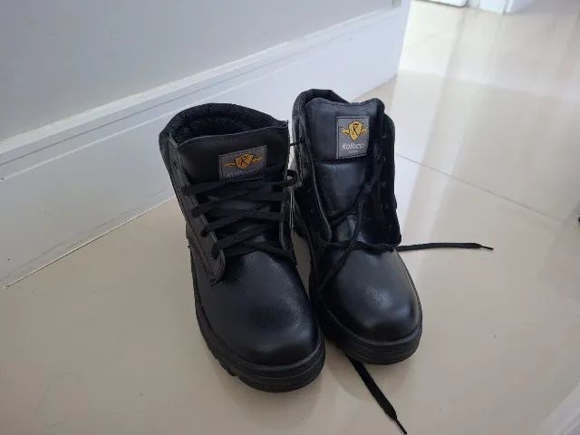 Par de botas Kallucci NUNCA USADAS