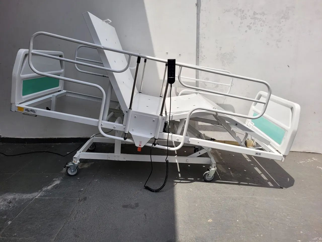 Cama hospitalar elétrica (Poltrona) - Foto 2