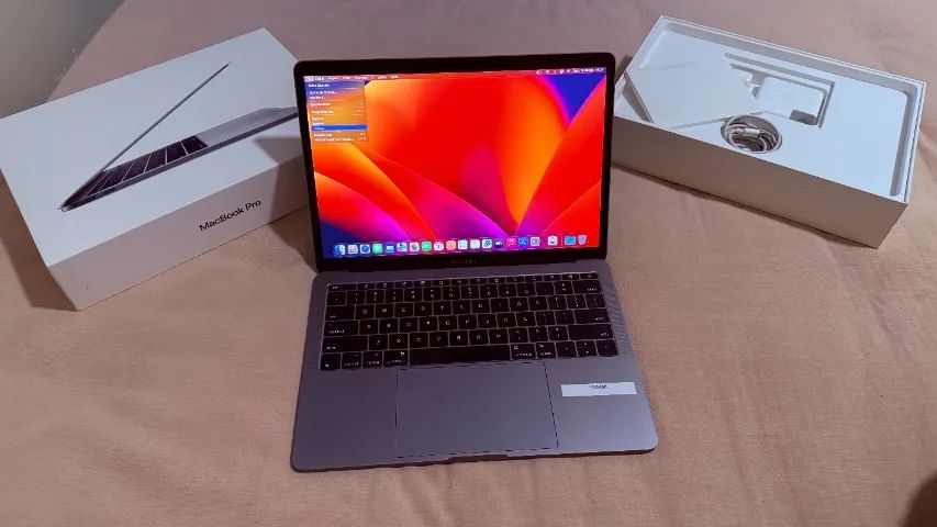 MacBook本体 Apple MacBook Pro 2017 8/256GB MacBook Pro 13