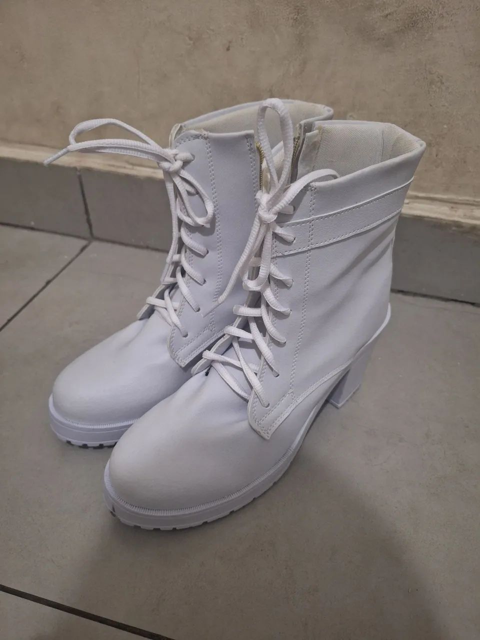 Coturno branco