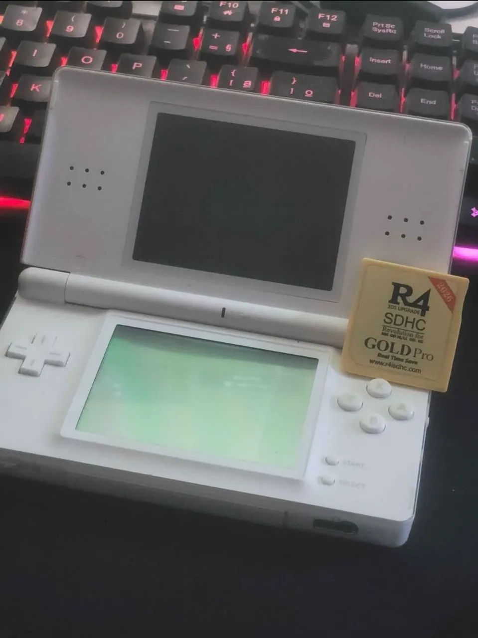 Nintendo ds lite Polar White + r4