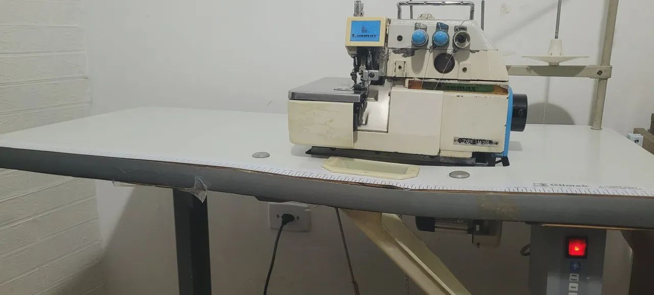 Maquina overloque 