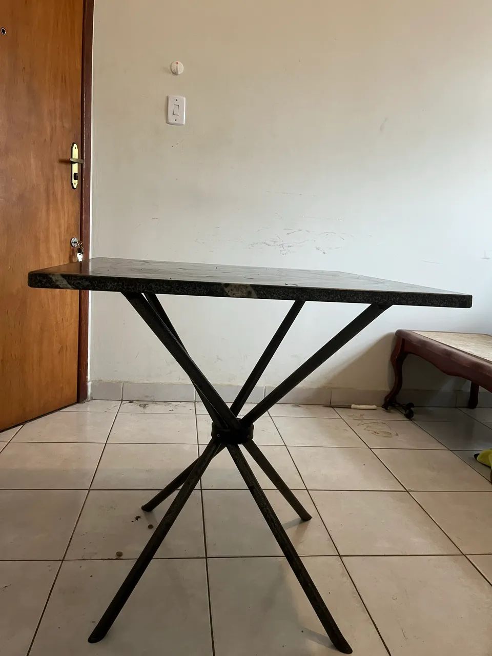 Vendo mesa de pedra de granito para 4pessoas  - Foto 2