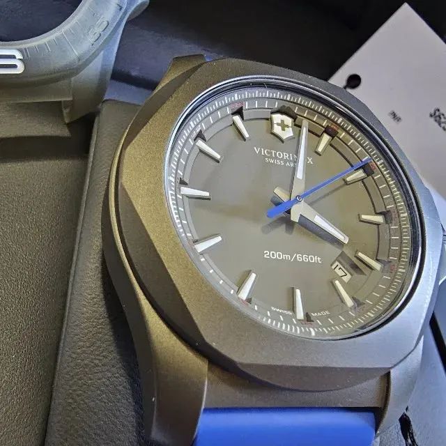 Relógio Victorinox I.N.O.X. Titanium REF: 241759  - Foto 3