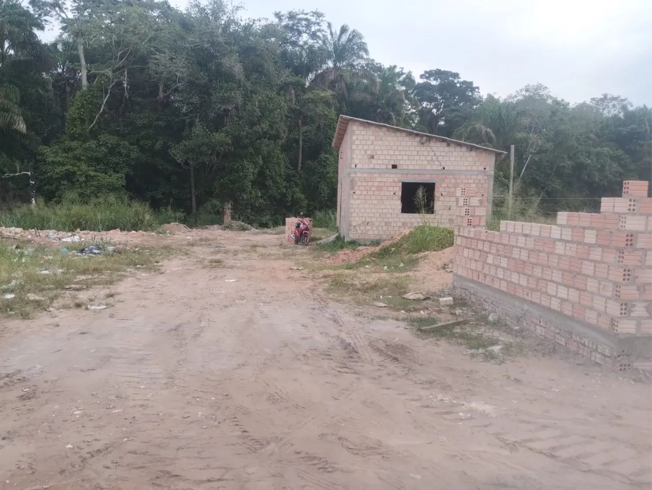 Vende-se terreno com casa no distrito  - Foto 2