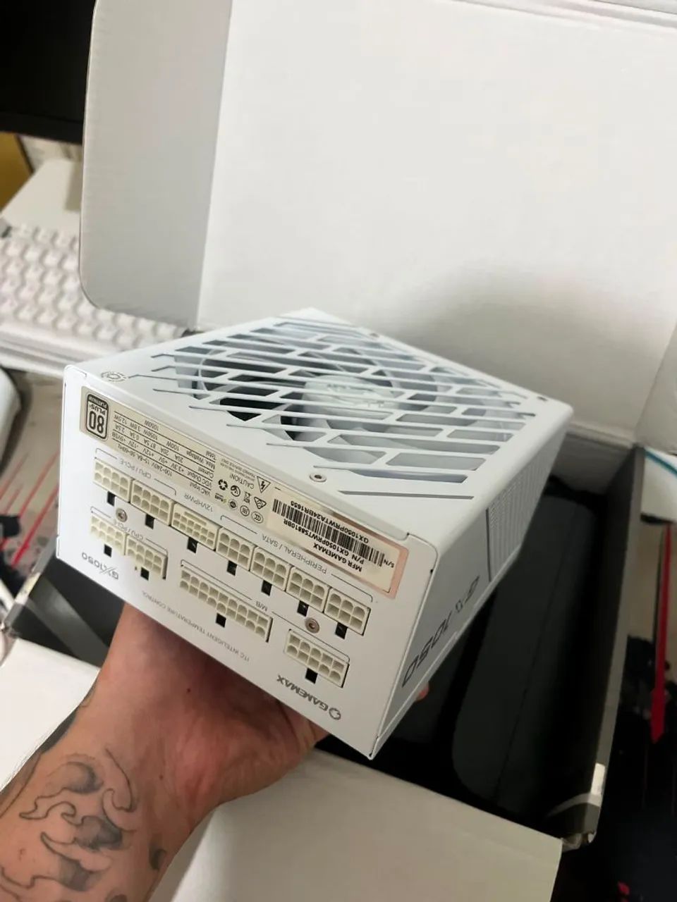 Fonte Gamemax 1050W 80Plus Platinum SEM USO  - Foto 2