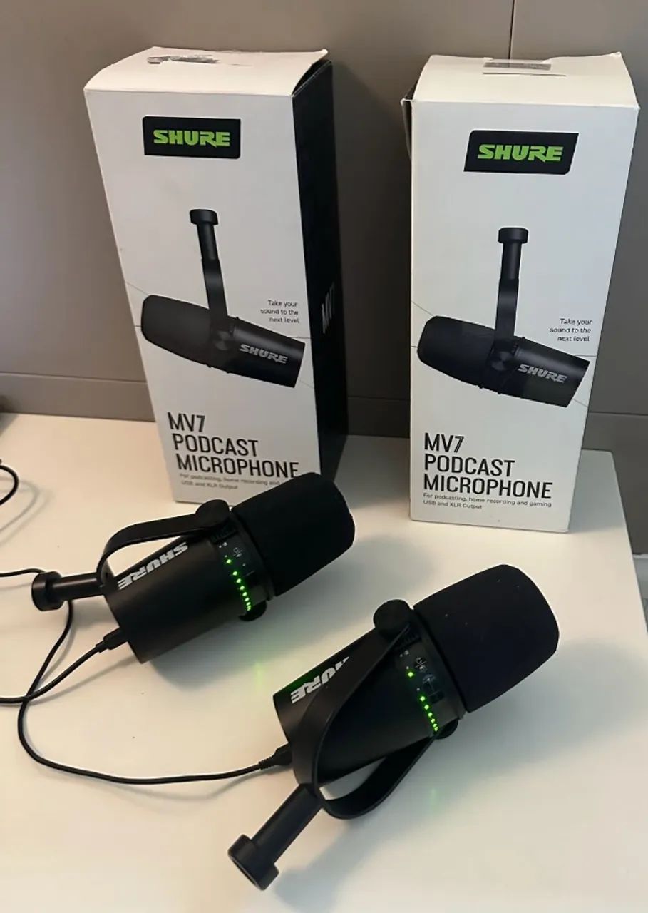Kit Podcast Profissional 2 Mic Shure MV7 + Interface RØDECaster