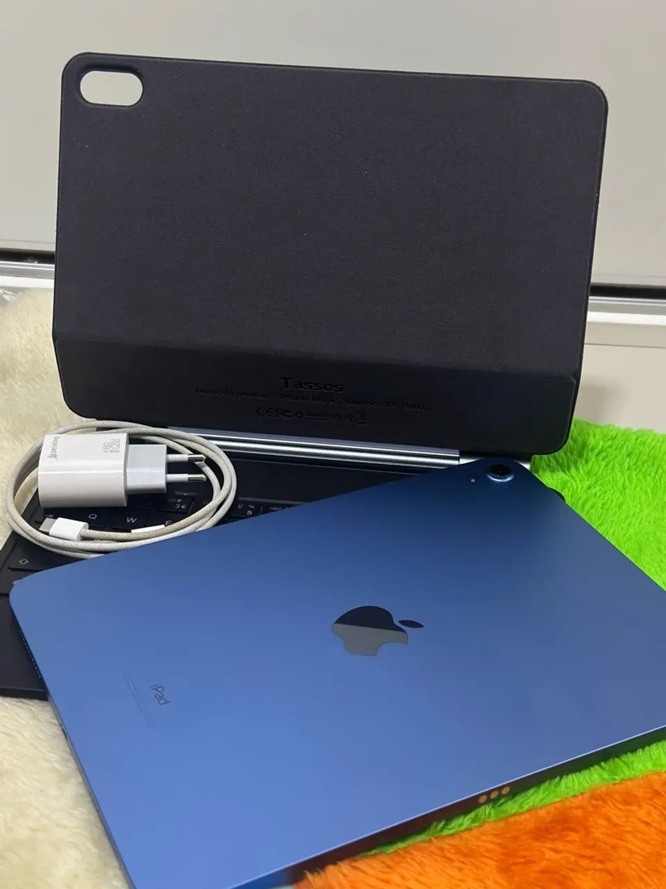 iPad 10ª Geração 64GB + Teclado com Trackpad + Película - Foto 4