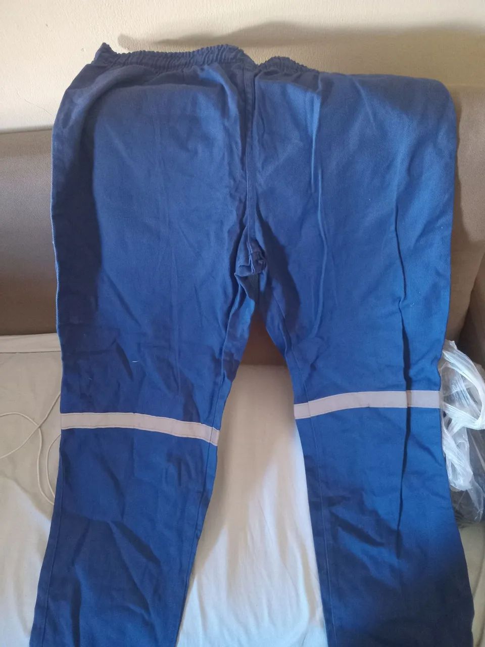 Calça pra trabalho tem sinalização noturna