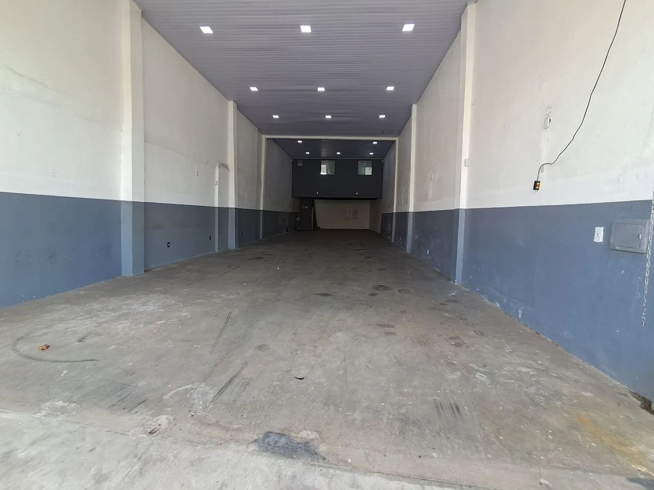 ALUGO OU VENDO AV DOS FRANCESES - Foto 3