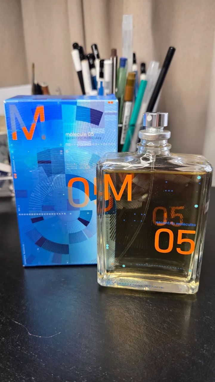 MOLECULE 05