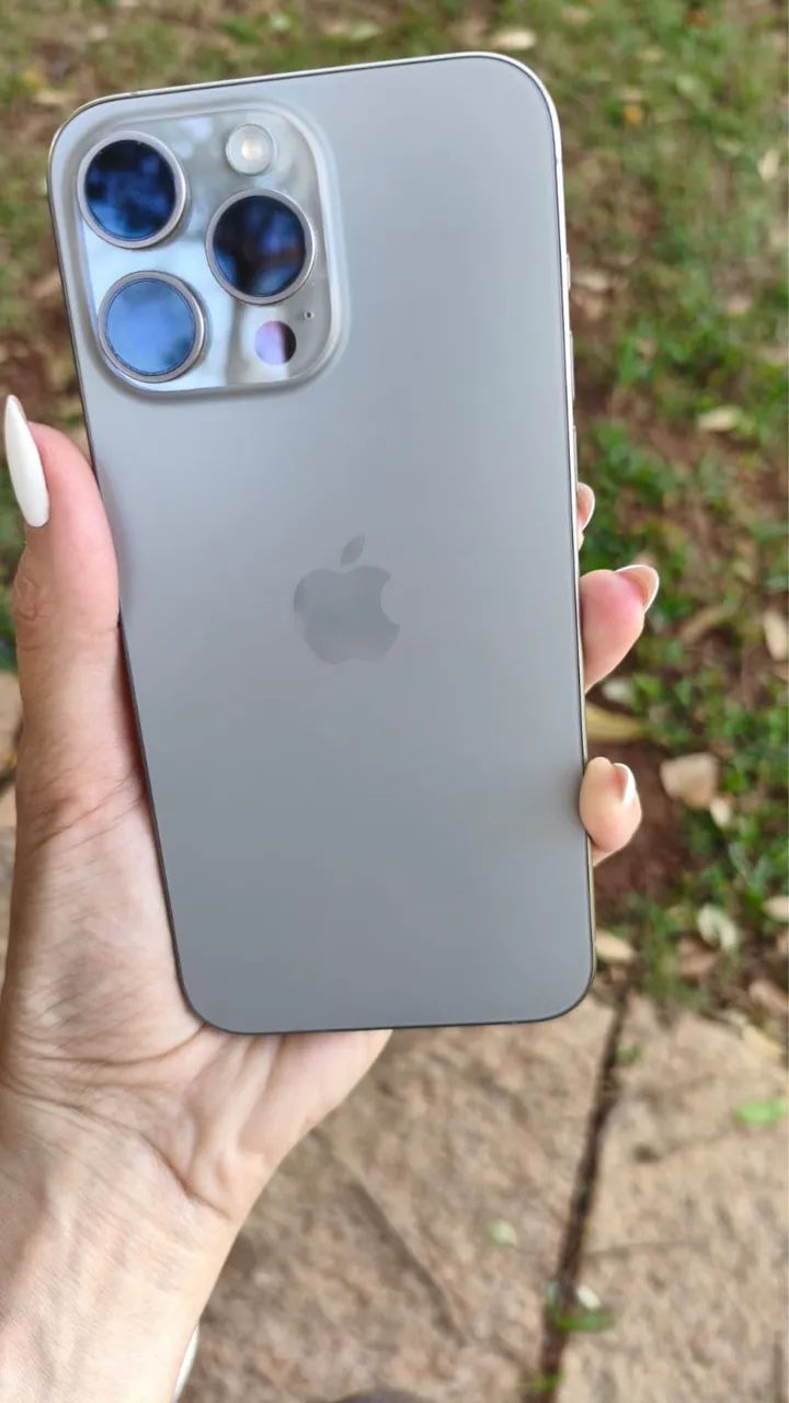 Vendo IPhone 15 pro Max 256gb bem novo - Foto 5