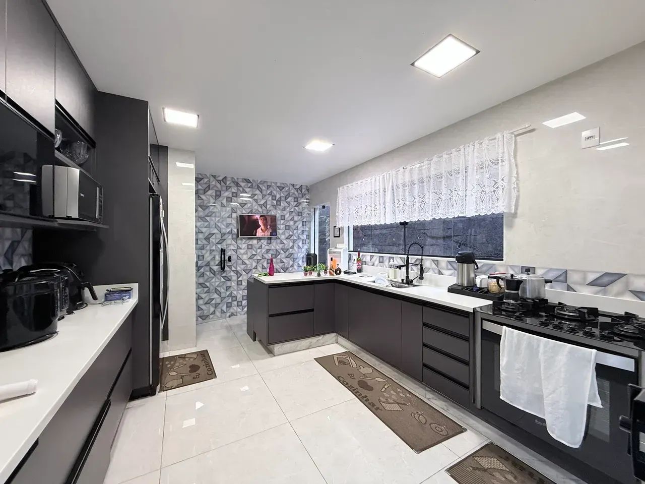 Belíssima casa com duas suítes - Foto 4