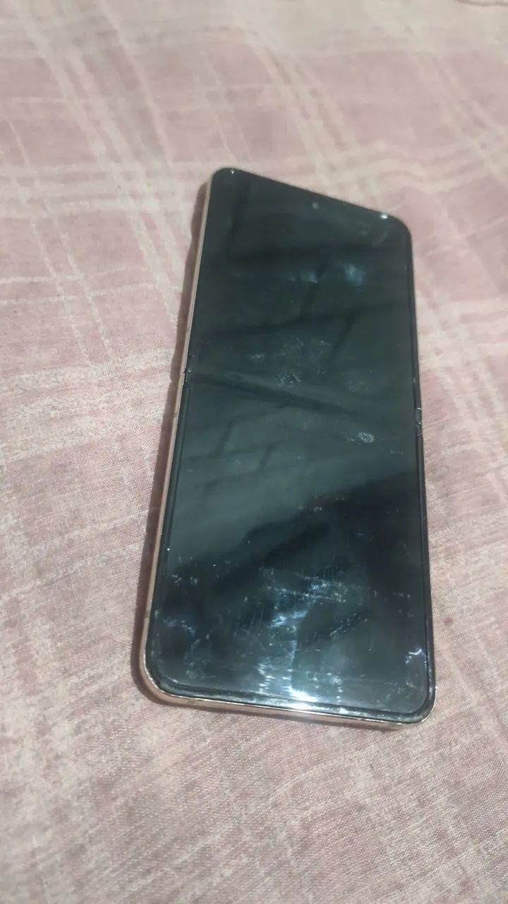 Samsung Zflip 4 rose      **OBS** - Foto 2
