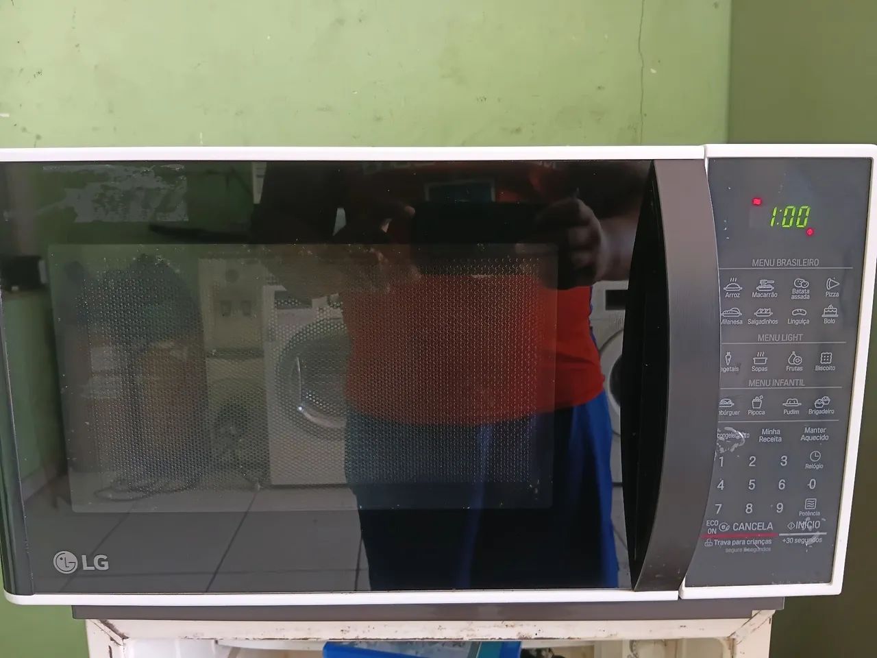 Microondas LG 30L antiaderente  - Foto 2