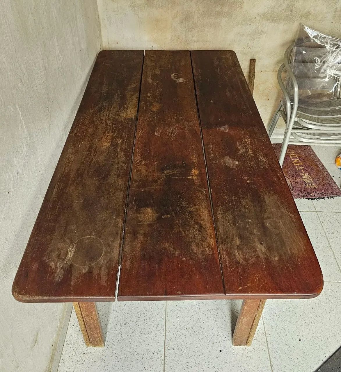 Mesa de Madeira com 6 cadeiras - Foto 2