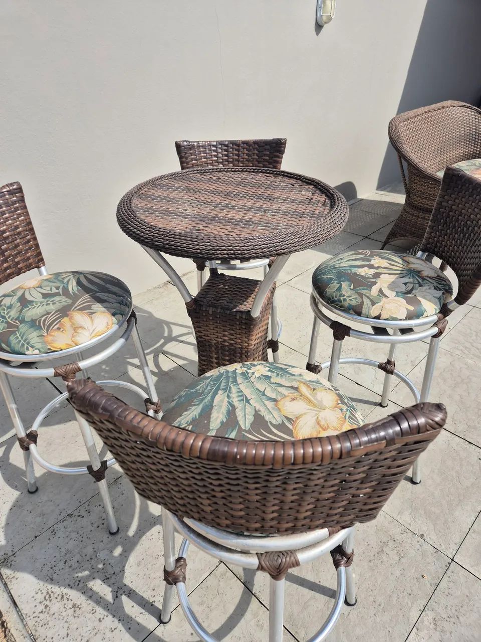 Vendo mesa de bistrô com 4 cadeiras - Foto 5