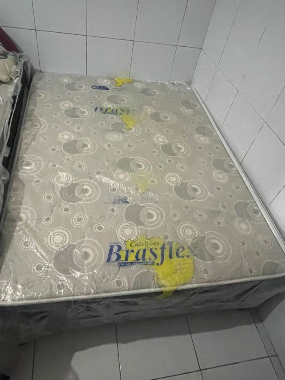 Cama de Casal - R$ 500