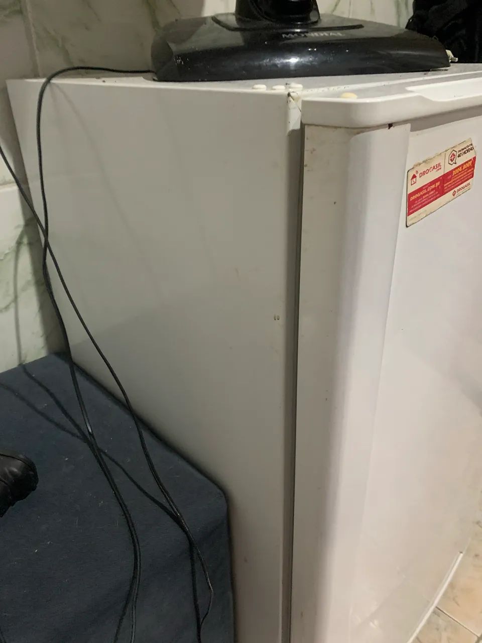 Frigobar semi novo 